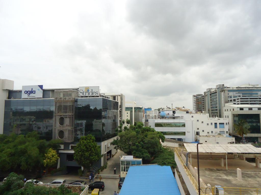 Sri Sai Comforts Hotel Bangalore Esterno foto