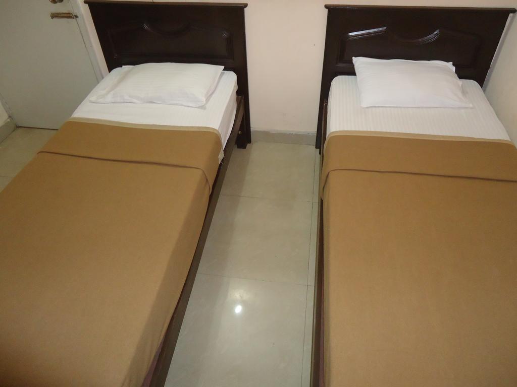Sri Sai Comforts Hotel Bangalore Esterno foto