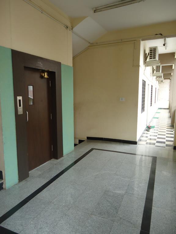 Sri Sai Comforts Hotel Bangalore Esterno foto